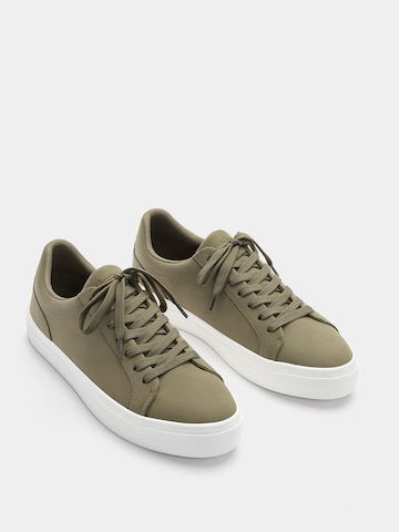 Pull&Bear Sneakers in Green