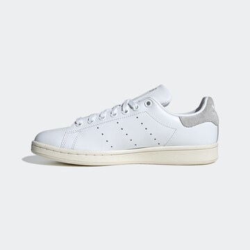 ADIDAS ORIGINALS Sneakers in White: front