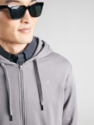 REPLAY Sweatjacke in Grau