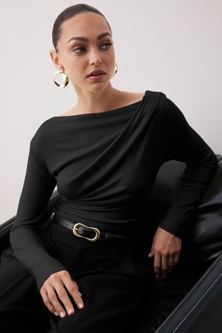 Trendyol - Camiseta en negro: frente
