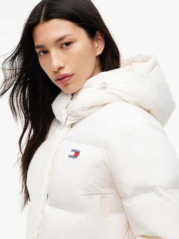 Tommy Jeans - Chaqueta de invierno 'ALASKA' en blanco