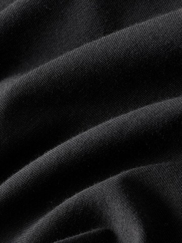 Tricou de la Next pe negru