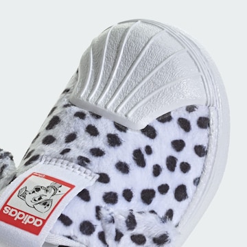 Sneaker 'Disney 101 Dalmatians Superstar 360' di ADIDAS ORIGINALS in bianco