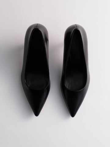 The Set Pumps i sort
