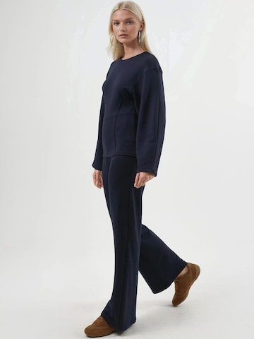 Busem Blouse in Blauw