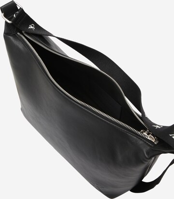 Calvin Klein Jeans - Bolso de hombro en negro