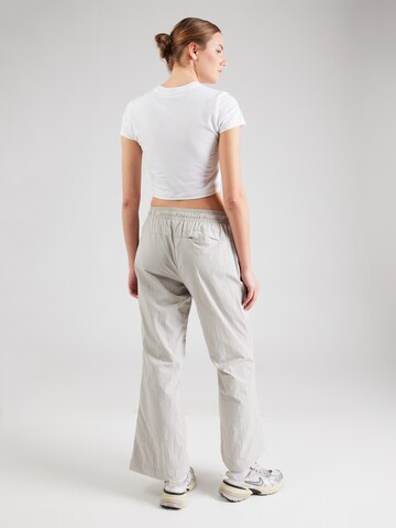 Nike Sportswear Loose fit Trousers in Grey