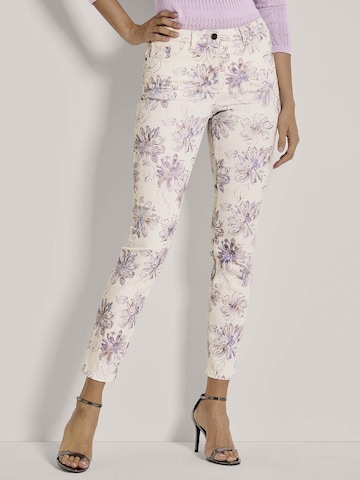 MADELEINE Slimfit Broek in Wit: voorkant
