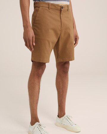 WE Fashion Regular Shorts in Braun