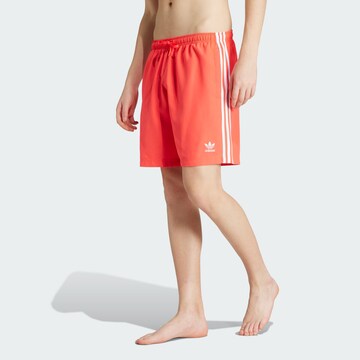 ADIDAS ORIGINALSKupaće hlače 'Adicolor' - crvena boja: prednji dio