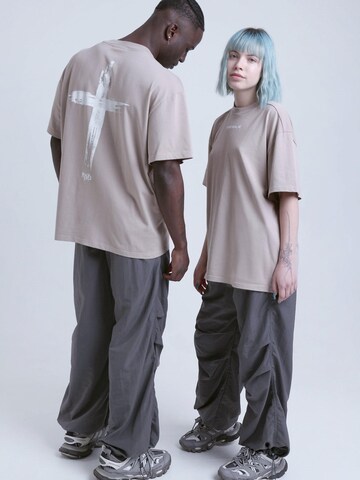 Remember you will die Shirt 'Kreuz' in Beige