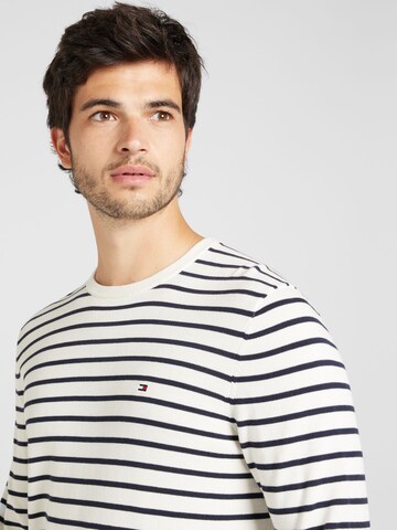 Pull-over 'ESSENTIAL' TOMMY HILFIGER en blanc