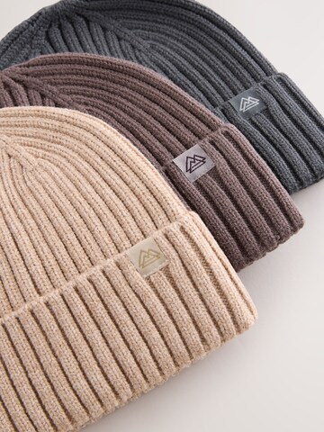 Next Muts in Beige