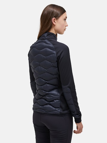 PEAK PERFORMANCE Outdoor Jacket in Black