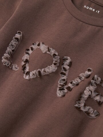 T-Shirt NAME IT en marron