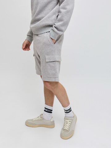 JJ Rebel Štandardný strih Kapsáče 'JREBGORM' - Sivá