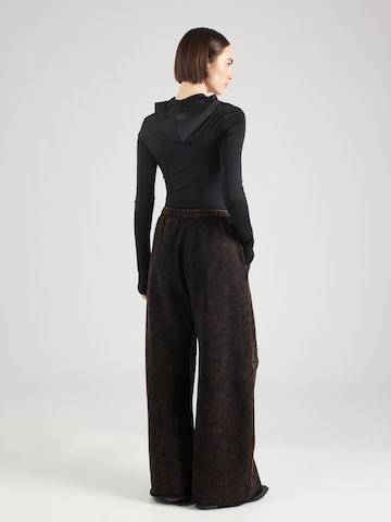 Wide Leg Pantalon 'Tiana' WEEKDAY en marron