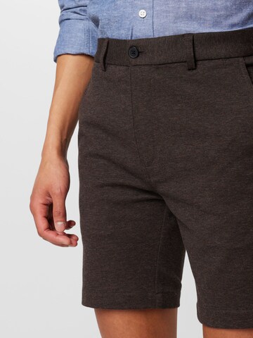 Clean Cut Copenhagen - Slimfit Calças chino 'Milano' em castanho