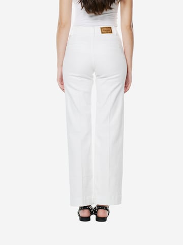 KOROSHI Szabványos Redős farmer - fehér