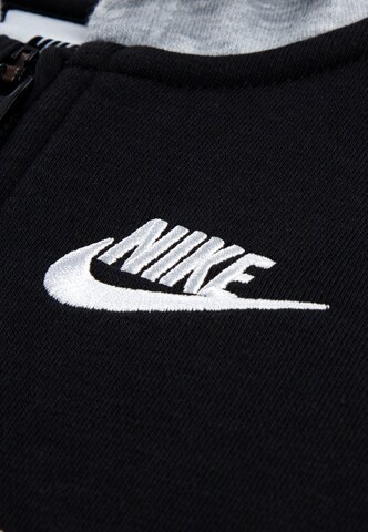 Set de la Nike Sportswear pe negru