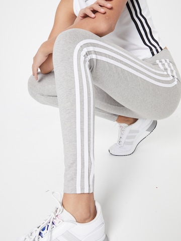 ADIDAS ORIGINALS - Skinny Leggings 'Adicolor Classics 3-Stripes' em cinzento