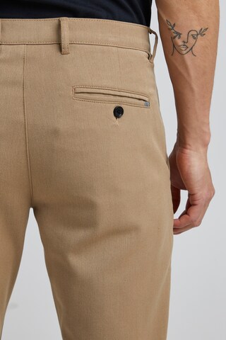 !Solid Slimfit Hose 'TO Frederic' in Braun