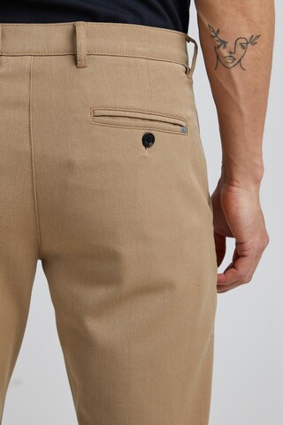 !Solid Slimfit Broek 'TO Frederic' in Bruin