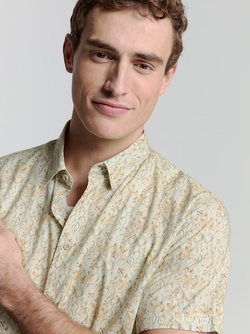 No Excess - Ajuste regular Camisa en amarillo