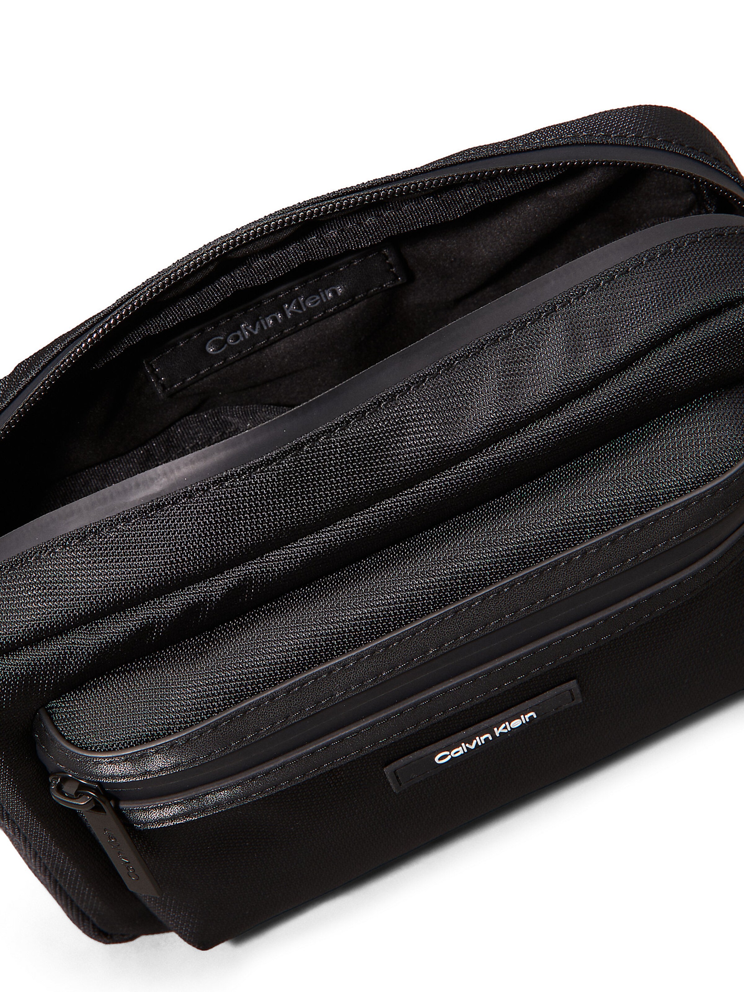 Calvin Klein Taška přes rameno 'ESSENTIAL' – černá