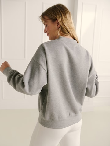 Guido Maria Kretschmer WomenSweater majica 'Christine' - siva boja