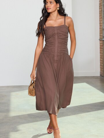 Next Kleid in Braun: Vorderseite