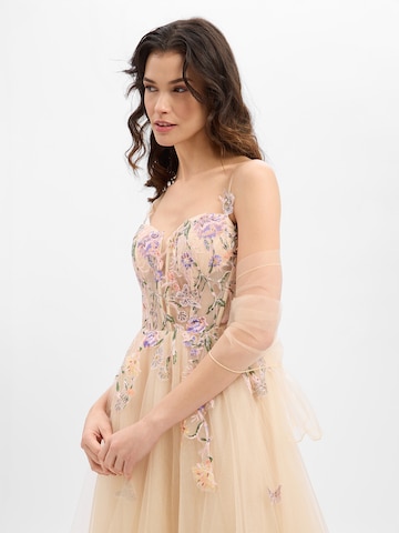 Unique Avondjurk in Goud