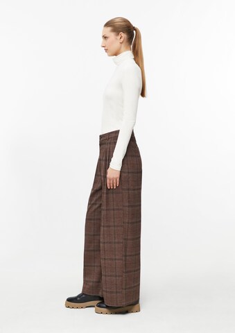Wide Leg Pantalon à pince s.Oliver en marron : sur le côté