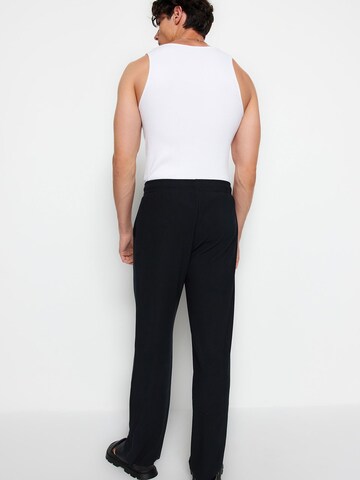 regular Pantaloni di Trendyol in nero