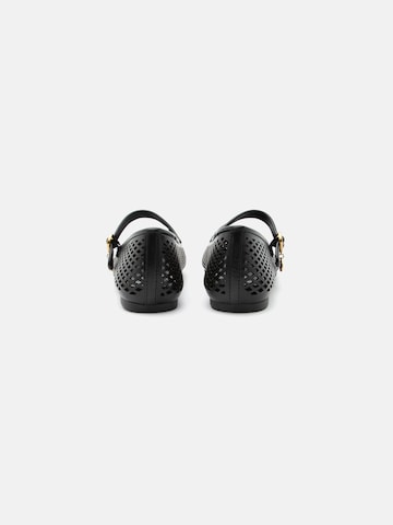 MICHAEL Michael Kors - Sabrina com tiras 'NELLIE' em preto