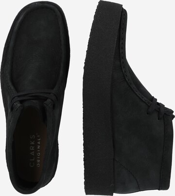 Clarks Originals Šněrovací kozačky 'Wallabee Cup' – černá