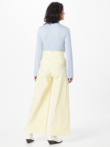 FRNCH PARIS Wide leg Pleat-Front Pants 'Parvedy' in Yellow