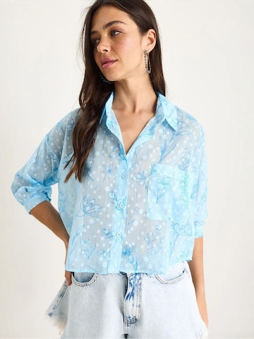 Maglietta di Bianco Lucci in blu: frontale