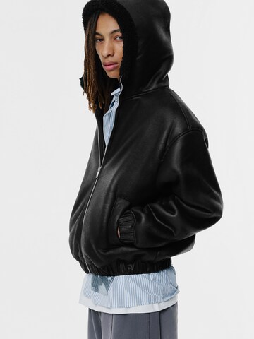 Pull&Bear Prehodna jakna 'STWD' | črna barva