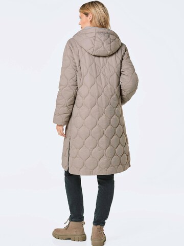 Goldner Übergangsmantel in Beige