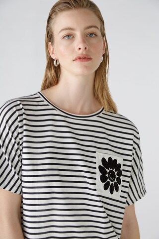 Tricou de la OUI pe negru