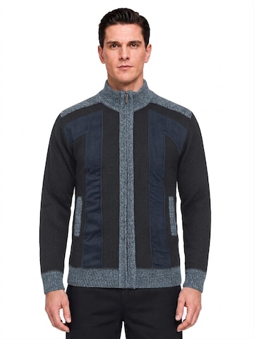 ALLTHEMEN Strickjacke 'Maschenspiel' in Blau: Vorderseite