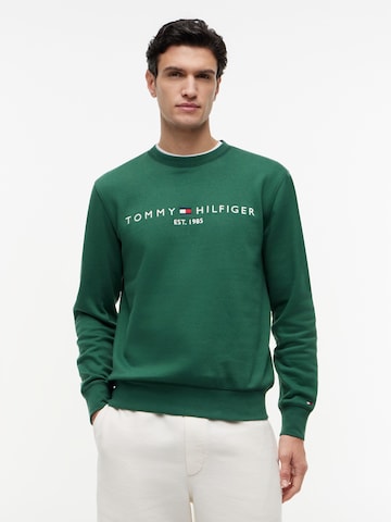 TOMMY HILFIGER Суичър в зелено: отпред
