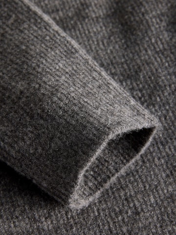 Portland Outerwear Company Sweater in Grey