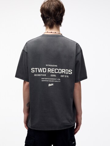 Pull&Bear T-Shirt in Schwarz: Vorderseite