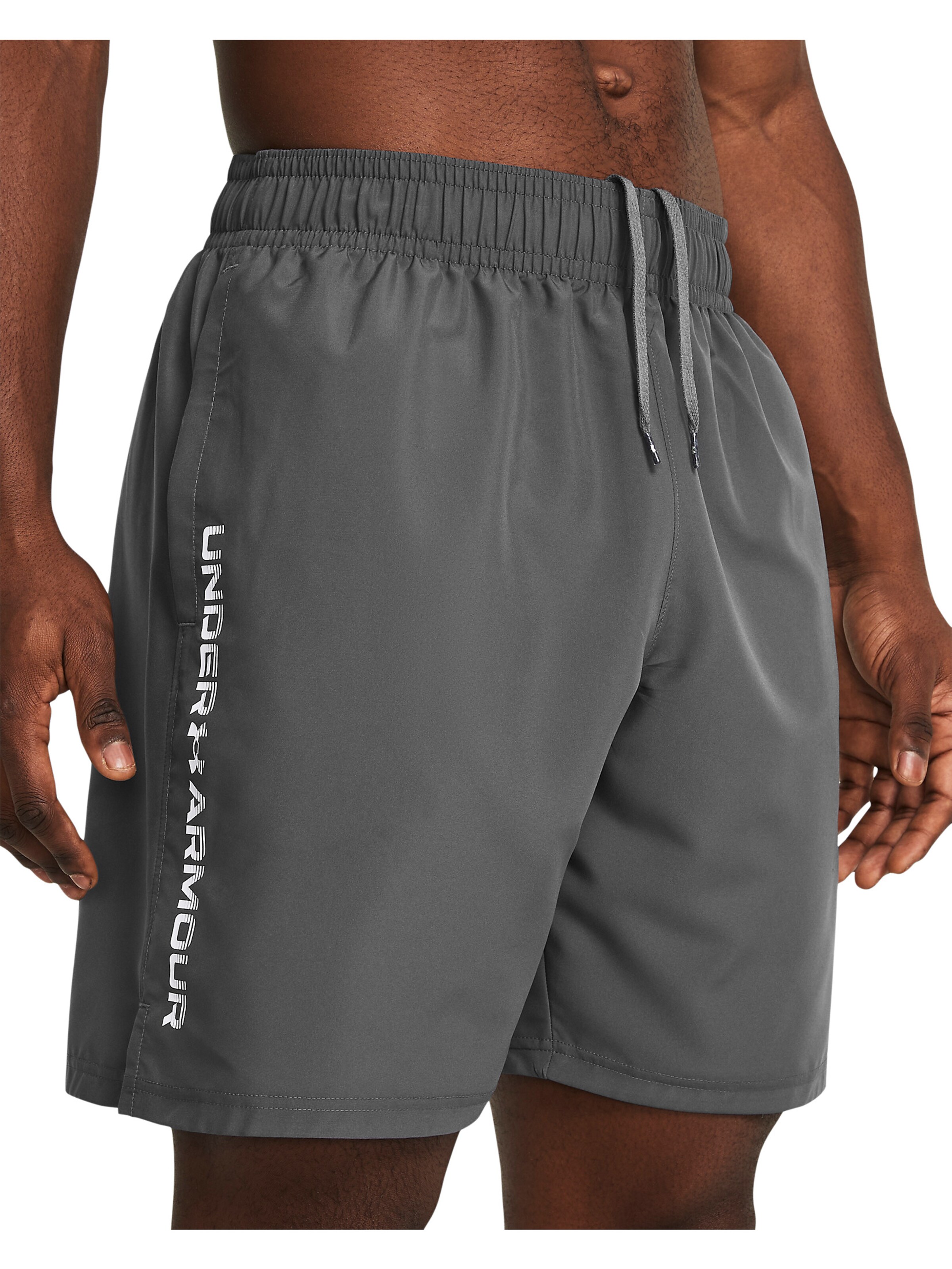 regular Pantaloni sportivi di UNDER ARMOUR in grigio: frontale
