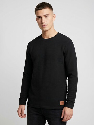 Sublevel Shirt in Black: front