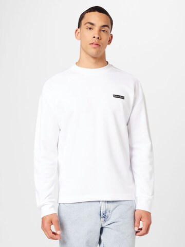 Sweat-shirt Calvin Klein en blanc : devant