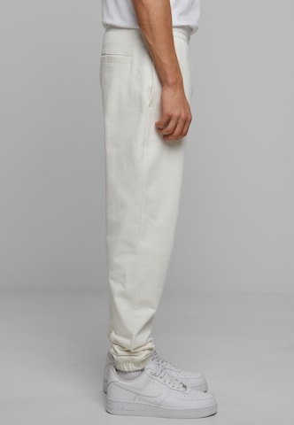 Effilé Pantalon Urban Classics en blanc