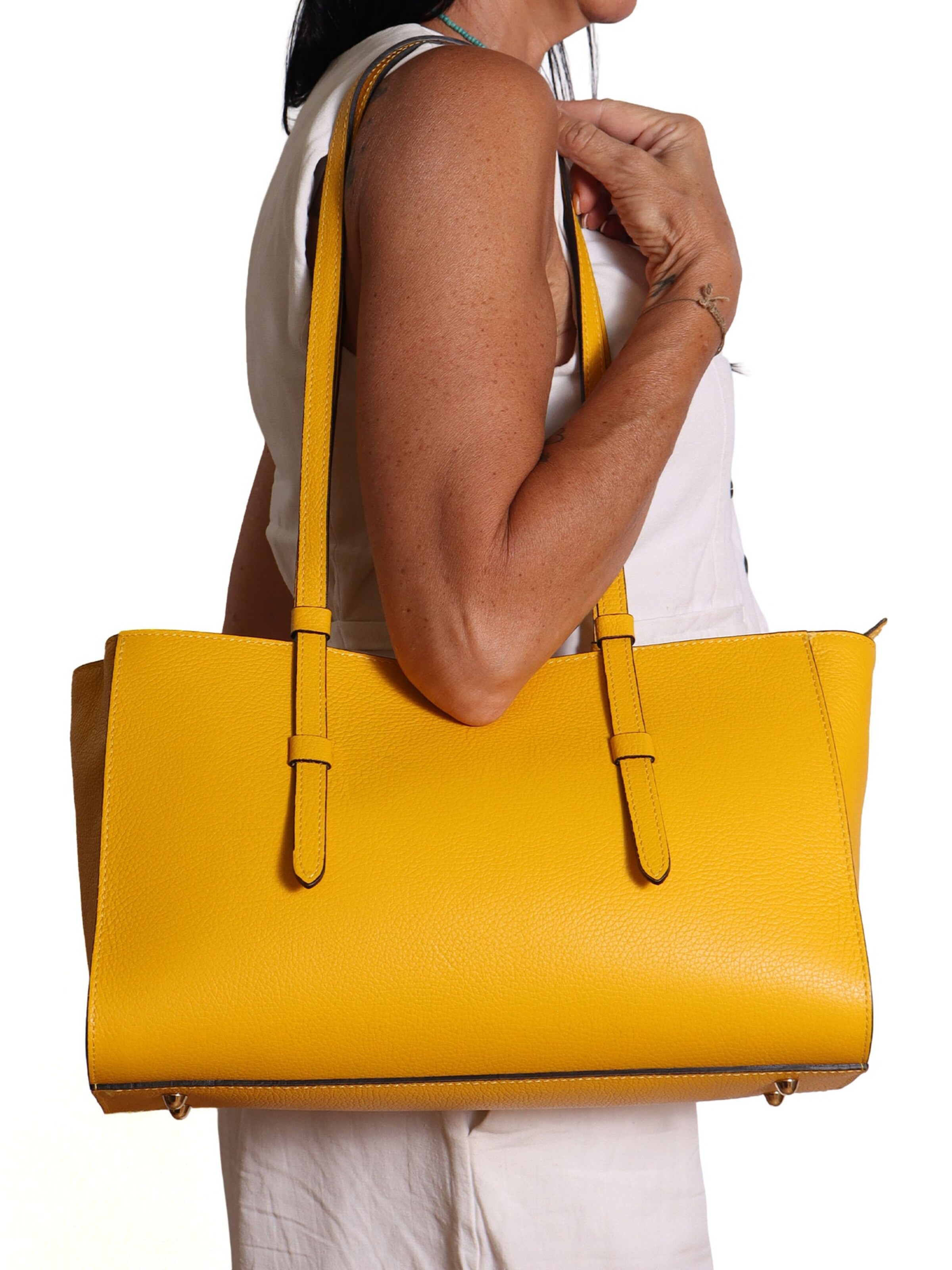 Gave Lux Shoulder Bag in Yellow: front